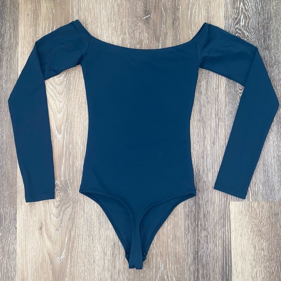 Aritzia Babaton Dark Teal Off-Shoulder Long Sleeve Bodysuit - Picture 2 of 6